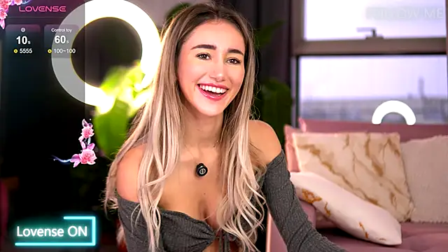 EmilyRaymont online show from October 3, 2025, 5:04 am