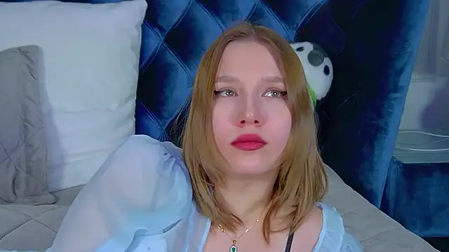 LiliLinn online show from February 20, 2026, 6:26 am