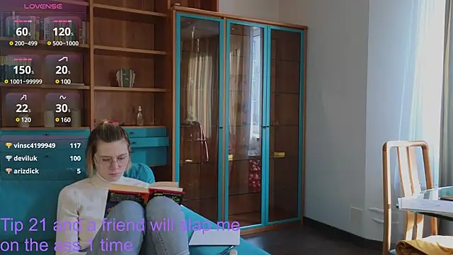 EmmaFisherf online show from March 5, 2025, 9:49 am