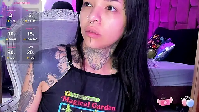 NinaInk online show from March 10, 2025, 10:59 am