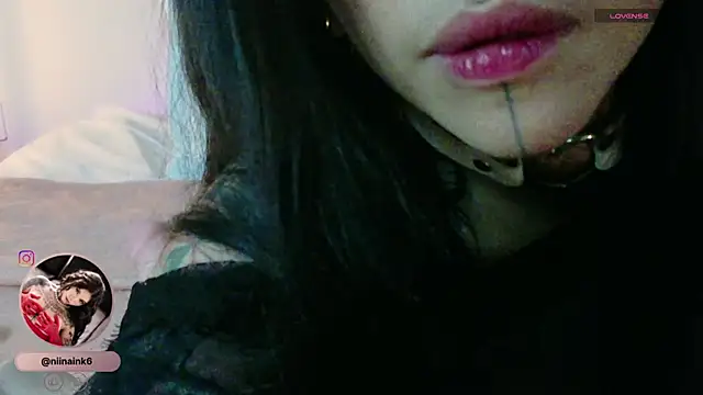 NinaInk online show from November 15, 2025, 2:24 pm