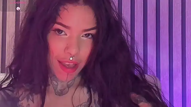 NinaInk online show from April 4, 2026, 11:51 am