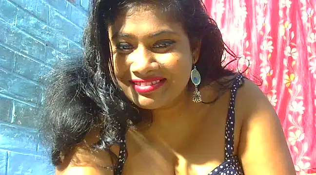 Snapshot of sexy_roma chatting on December 5, 2024, 6:22 pm sexy roma online show from December 5, 2024, 6:22 pm