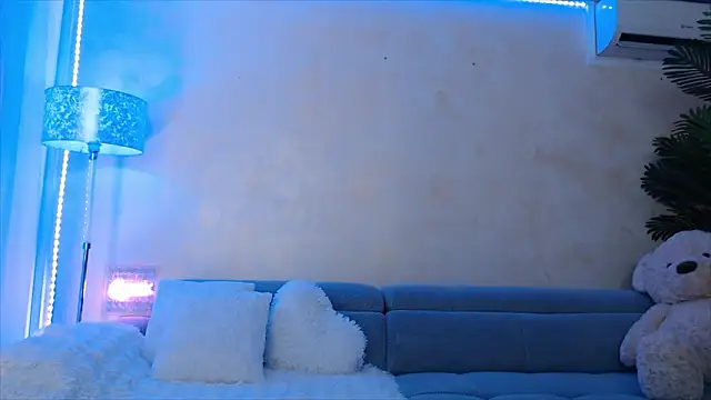 LaylaCruzRose online show from March 12, 2026, 6:19 am