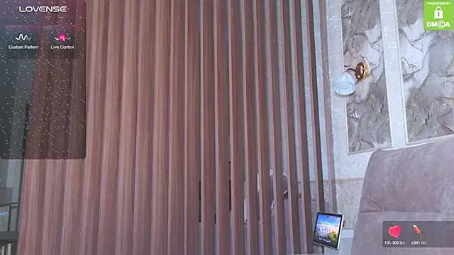 Katy perry  online show from November 26, 2025, 10:38 am