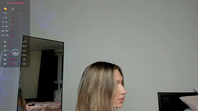 elliemintlover online show from February 25, 2026, 2:37 pm