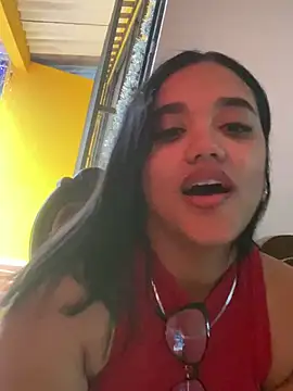 Snapshot of ElaEndez_ chatting on January 1, 2025, 12:11 pm ElaEndez  online show from January 1, 2025, 12:11 pm