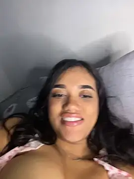 Snapshot of ElaEndez_ chatting on September 25, 2025, 11:19 pm ElaEndez  online show from September 25, 2025, 11:19 pm