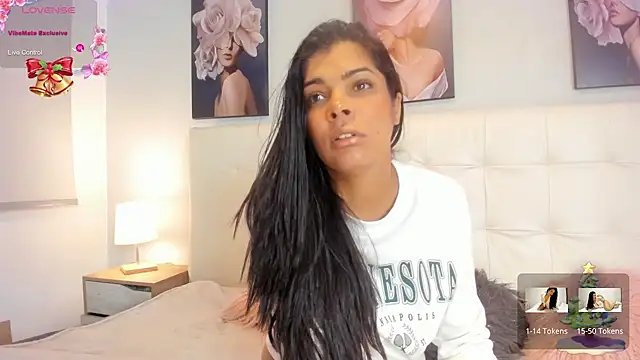 Snapshot of Sweetdreamses_ chatting on December 27, 2024, 3:26 pm Sweetdreamses  online show from December 27, 2024, 3:26 pm