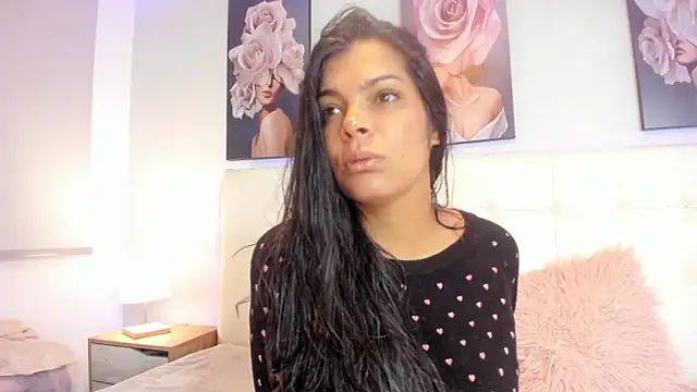 Snapshot of Sweetdreamses_ chatting on February 4, 2025, 12:22 pm Sweetdreamses  online show from February 4, 2025, 12:22 pm