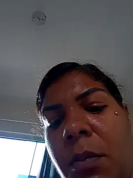 Indiazinhax online show from March 18, 2025, 5:10 pm