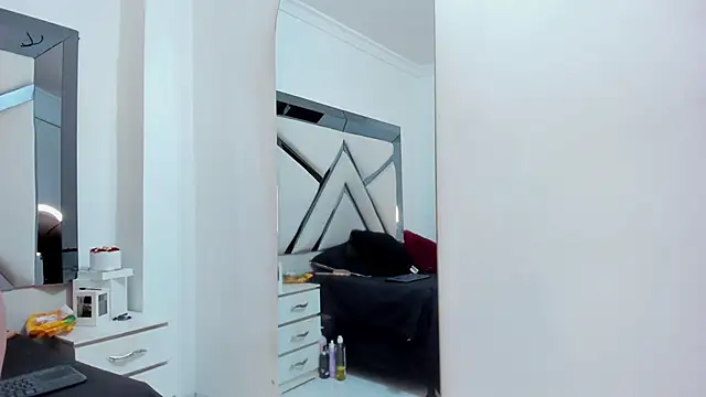 katherineFostel online show from February 13, 2026, 9:11 pm