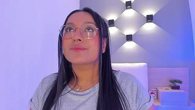 ellamontoya online show from February 11, 2025, 4:22 am