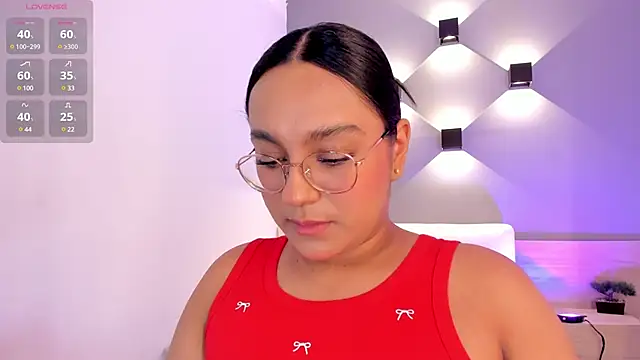 ellamontoya online show from March 4, 2025, 4:27 am