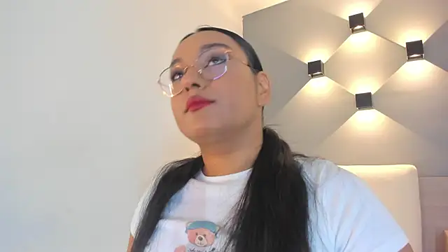 ellamontoya online show from October 24, 2025, 12:01 pm