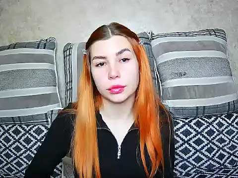 ElllaNuar online show from September 15, 2025, 4:45 am