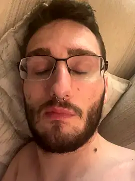 EE123458 online show from September 17, 2025, 2:24 am