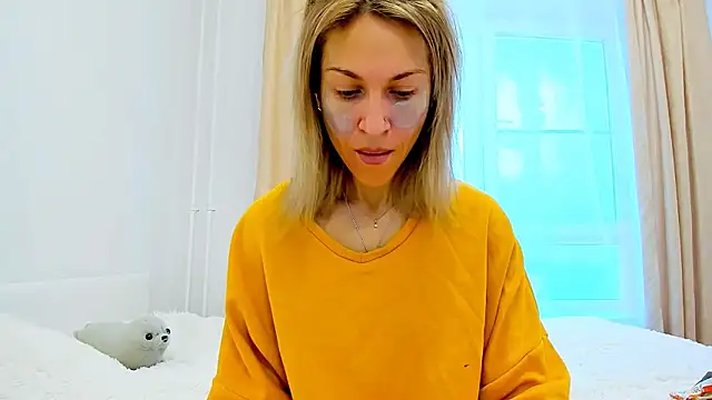 Mona Cruz online show from March 3, 2025, 5:31 am