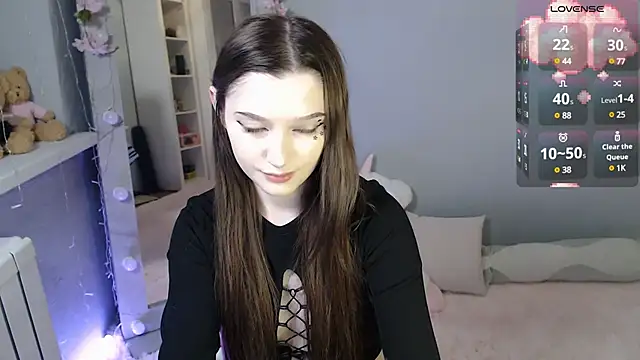 Snapshot of White_kitty01 chatting on December 27, 2024, 1:18 pm White kitty01 online show from December 27, 2024, 1:18 pm