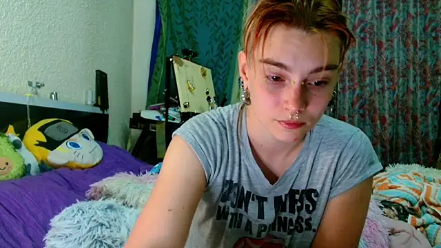 Sophie Bell online show from May 22, 2026, 8:58 pm