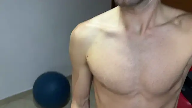 Snapshot of aquilesmade chatting on December 5, 2024, 11:29 pm aquilesmade online show from December 5, 2024, 11:29 pm