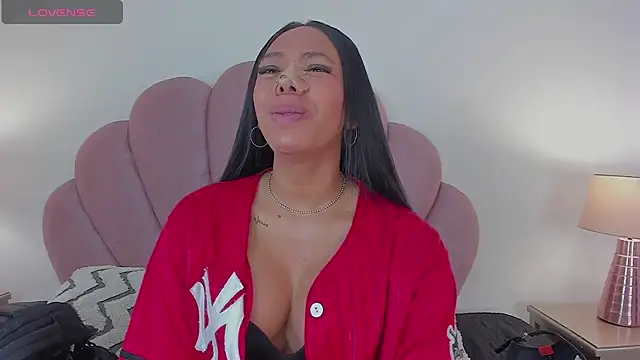 Nicole Paradise online show from September 30, 2025, 12:10 pm