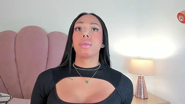 Nicole Paradise online show from December 2, 2025, 12:21 pm