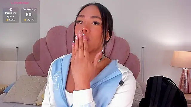 Nicole Paradise online show from February 19, 2026, 12:23 pm