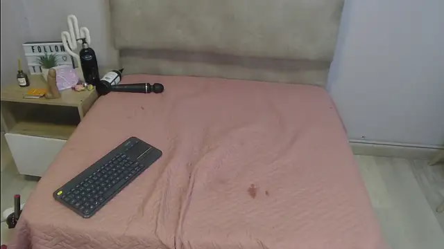 SophiaMeyerst online show from April 15, 2026, 7:58 pm