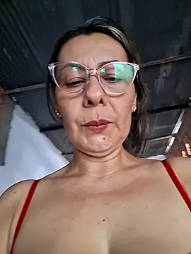 Mia-funny20 online show from December 18, 2025, 7:31 pm