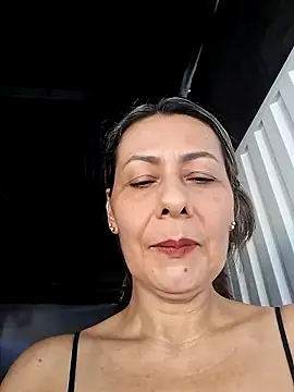 Mia-funny20 online show from December 22, 2025, 9:01 pm