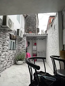 emma  cute   online show from October 22, 2025, 11:21 am