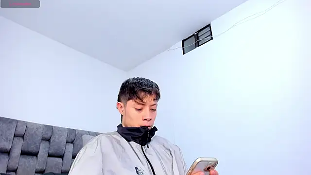 MarcusCollinss  online show from December 20, 2024, 12:16 pm