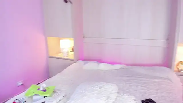 valerymeyerr online show from October 7, 2025, 4:09 am