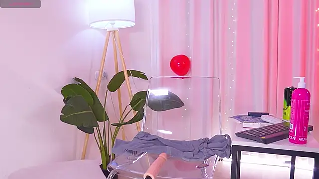 Snapshot of Sexydoll112 chatting on February 7, 2026, 11:41 pm Sexydoll112 online show from February 7, 2026, 11:41 pm