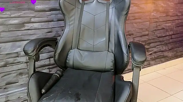 Lilith Zen online show from February 6, 2025, 8:18 am