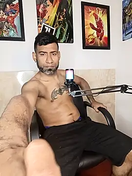 Snapshot of Enriblack92 chatting on November 5, 2025, 4:34 am Enriblack92 online show from November 5, 2025, 4:34 am