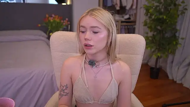 LexieLoree online show from March 13, 2026, 3:13 am