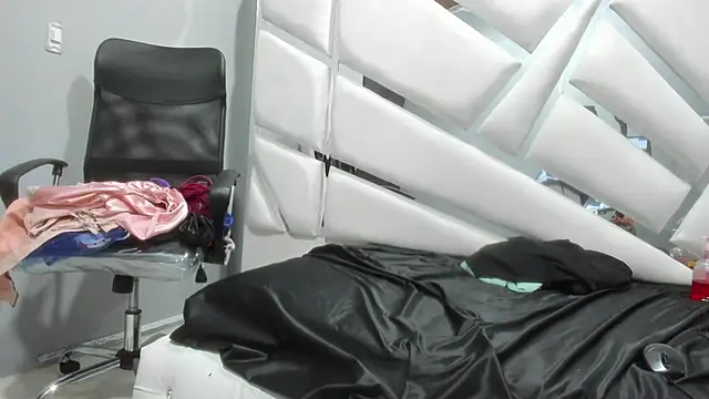 CooperEmma  online show from January 8, 2025, 10:59 am