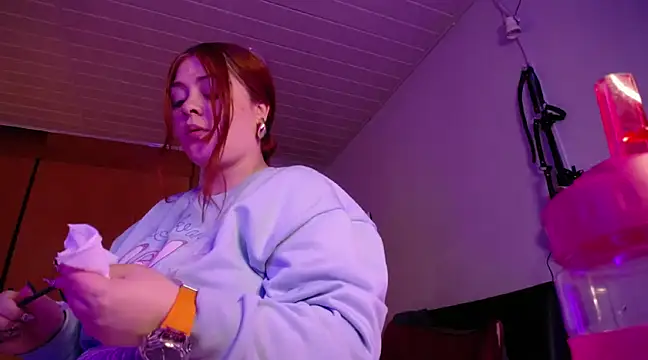 Snapshot of Layna_cold chatting on February 26, 2025, 9:58 pm Layna cold online show from February 26, 2025, 9:58 pm