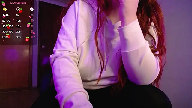 Snapshot of Layna_cold chatting on February 27, 2025, 7:15 pm Layna cold online show from February 27, 2025, 7:15 pm