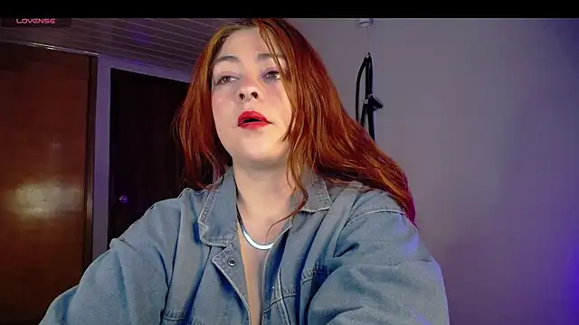 Snapshot of Layna_cold chatting on March 1, 2025, 12:01 pm Layna cold online show from March 1, 2025, 12:01 pm