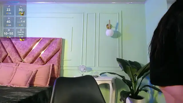 Snapshot of Layna_cold chatting on November 21, 2025, 12:37 pm Layna cold online show from November 21, 2025, 12:37 pm