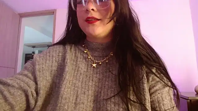 Snapshot of Layna_cold chatting on February 18, 2026, 12:45 pm Layna cold online show from February 18, 2026, 12:45 pm