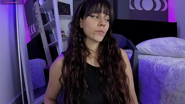 VioletPaket online show from January 24, 2025, 6:14 pm