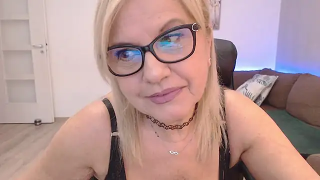 amberdoll4u online show from December 16, 2024, 6:43 am