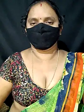 vintage-vibs online show from February 26, 2025, 5:39 pm