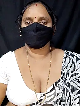 vintage-vibs online show from September 17, 2025, 5:58 pm