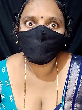 vintage-vibs online show from September 18, 2025, 6:21 pm