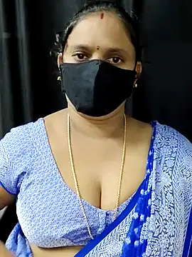 vintage-vibs online show from October 15, 2025, 5:46 pm